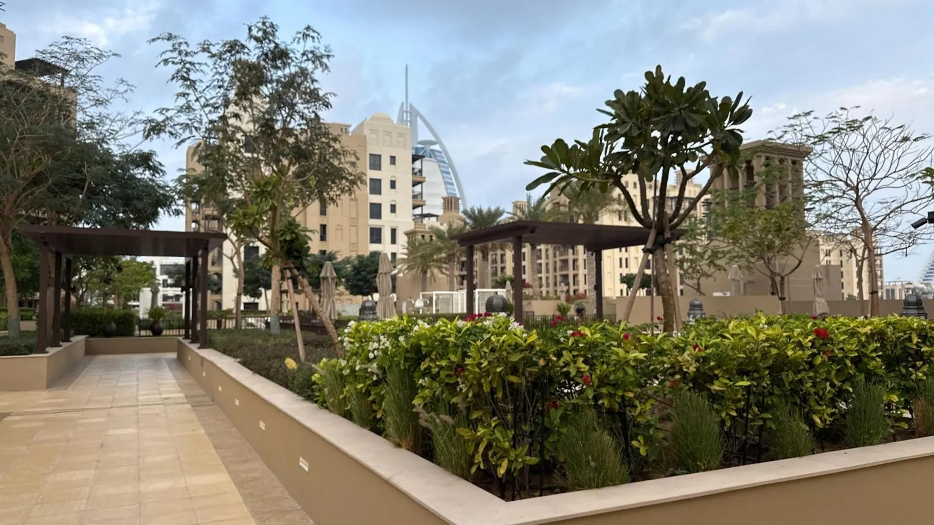Apartment Elegant 1Br With Balcony In Madinat Jumeirah Living Dubai